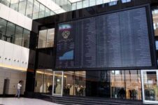 افت اندک بورس در آخرین روز معاملات