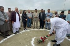 کلنگزنی مدرسه سهکلاسه در بخش باهوکلات دشتیاری