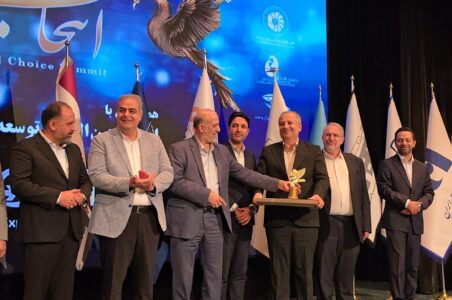 به گزارش گام اقتصادی به نقل از روابط عمومی پتروشیمی فن‌آوران، این رویداد روز یکشنبه ۳۰ شهریورماه به همت دبیرخانه توسعه صنایع ملی ایران و با حضور مقامات دولتی، مدیران صنایع، کارشناسان و فعالان اقتصادی در مرکز همایش‌های صدا و سیما برگزار شد.