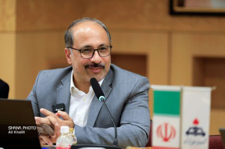 به گزارش گام اقتصادی به نقل از شانا، علی ربانی روز (شنبه، ۲۲ شهریور) در آیین قرعهکشی پویش کاهش ۱۰ درصدی مصرف انرژی با اشاره به اینکه شرکت پتروشیمی پردیس و زاگرس بهعنوان سرمایهگذاران این طرح به همراه شرکت ملی گاز ایران برای نخستین بار یک اتفاق مهم را رقم زدند، اظهار کرد: این طرح بدون اعتبارات دولتی تنها با بهرهگیری از سازمانهای مردم نهاد، شرکت ملی صنایع پتروشیمی و شرکت ملی گاز ایران انجام شده است.