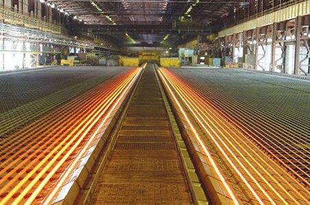 به گزارش گام اقتصادی، سیداردشیر افضلی در طول نُه ماه فعالیت خود بهعنوان سکاندار ذوب آهن اصفهان، بارها بر این نکته تأکید کرده است که با کمک نیروهای متخصص و کارگران زحمتکش و با تکیه بر ظرفیت کاملاً داخلی، ذوب آهن را به ریل اصلی خود باز خواهد گرداند. اکنون این ادعا، نشانههای عینی خود را در واحدهای مختلف کارخانه نمایان کرده است.