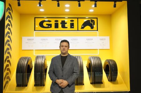 به گزارش گام اقتصادی: وی با توضیح در خصوص سابقه شرکت میامی تجارت پیشتاز، اظهار داشت: «این شرکت بازرگانی که در زمینه واردات تایر فعالیت دارد، سابقهای بیش از ۷۲ سال دارد و فعالیت آن به سال ۱۳۳۲ و آغاز فعالیت پدرم در این صنف بازمیگردد.