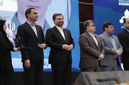 به گزارش گام اقتصادی: ارسلان زارع خطاب به دانش آموزان گفت: حضور در دانشگاه و علمآموزی در مراکز آموزش عالی، مرحلهای نو از زندگی شماست و رسالت جدیدی بر دوشتان گذاشته میشود که آینده شما و ایران به آن بستگی دارد.