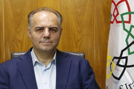 به گزارش گام اقتصادی: اکبر گداری در گفتوگو با خبرنگار سازمان توسعه تجارت ایران، فلسفه صادرات، را افزایش مقیاس تولید و کاهش هزینههای تمام شده اعلام کرد و گفت: اگر تولید، برای بازار داخلی انجام شود، مقیاس تولید محدود است و هزینههای ثابت سرشکن نمیشوند، در نتیجه تحقیق و توسعه توجیه اقتصادی ندارد و نوآوری کاهش مییابد.