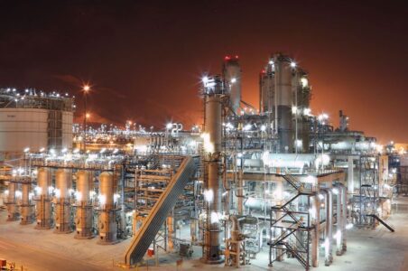 به گزارش گام اقتصادی به نقل از بورس24، بر اساس افشای اطلاعات در سامانه کدال، شرکت پتروشیمی پارس که یکی از بازیگران کلیدی صنعت پتروشیمی کشور محسوب می‌شود، در شش‌ماهه منتهی به شهریور ۱۴۰۴ موفق به ثبت درآمد ۵۷ هزار و ۷۴۵ میلیارد تومان شده است.