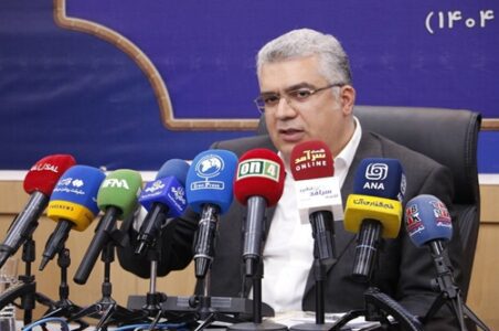 به گزارش گام اقتصادی به نقل از روابط عمومی سازمان توسعه تجارت ایران، محمدعلی دهقان دهنوی در نشست خبری بیست و نهمین دوره روز ملی صادرات، اظهار کرد: سال گذشته سالی درخشان و بیسابقهای در تاریخ صادرات غیرنفتی کشور بود، بهطوری که صادرات غیرنفتی به رقم ۵۷ میلیارد دلار رسید و با رشد ۱۵.۸ درصدی نسبت به سال گذشته، رکوردی بیسابقه در تاریخ صادرات کشور ثبت شد.