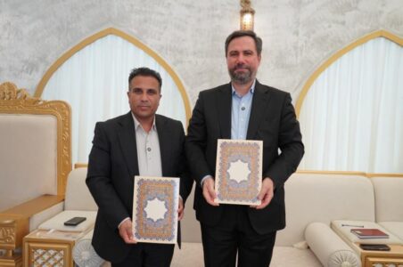 به گزارش گام اقتصادی: در حاشیه دیدار مدیرکل میراث فرهنگی،گردشگری و صنایع دستی و جمعی از راهنمایان گردشگری استان بوشهر از دهکده گردشگری پازارلند، تفاهم نامه همکاری شرکت عملیات غیرصنعتی پازارگاد و اداره کل میراث فرهنگی ، گردشگری و صنایع دستی استان بوشهر با هدف توسعه گردشگری در این استان امضا شد.