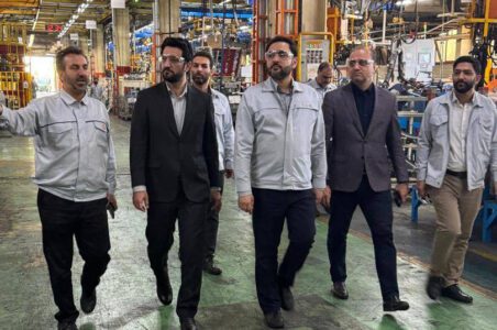 به گزارش گام اقتصادی: در جریان بازدید دکتر دهدشتی قائم‌مقام سازمان تأمین اجتماعی از خطوط تولید گروه خودروسازی سایپا، تأکید ویژه‌ای بر هم‌افزایی میان تولید داخلی و نظام بیمه‌ای صورت گرفت.
