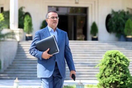 به گزارش گام اقتصادی به نقل از ستاد خبری نمایشگاه: این رویداد با هدف معرفی آخرین دستاوردها، فناوری‌ها و راهکارهای نوین در حوزه مدیریت یکپارچه شهری، شهرسازی دیجیتال و خدمات هوشمند، برگزار شده است. مراسم افتتاحیه با حضور هیئت بلندپایه‌ای از مقامات رسمی، شامل نمایندگان مجلس شورای اسلامی، معاونین وزارتخانه‌های علوم، تحقیقات و فناوری کشور و همچنین مدیران ارشد سازمان‌ها و شرکت‌های دولتی و خصوصی همراه بود.