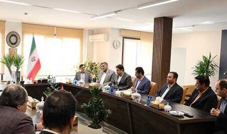 به گزارش گام اقتصادی به نقل از روابطعمومی و امور بینالملل پتروشیمی امیرکبیر، بعدازظهر امروز آیین تکریم و قدردانی از خدمات مهندس عبدالمجید محمدی مدیرعامل پیشین پتروشیمی امیرکبیر، با حضور مهندس علی حیاتی سرپرست و عضو هیأتمدیره این شرکت در محل سالن جلسات دفتر تهران، برگزار شد.