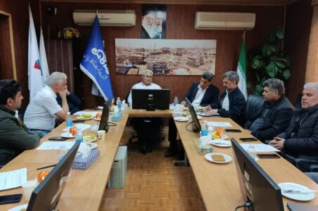 به گزارش گام اقتصادی به نقل از روابط عمومی شرکت مهندسی و ساخت تأسیسات دریایی ایران جهانگیر پورهنگ، مدیر عامل شرکت مهندسی و ساخت تأسیسات دریایی ایران، در سفر به یارد خرمشهر از مراحل ساخت جکت و مخازن پروژه توسعه ميدان گازي «فرزاد ب» بازدید کرد.