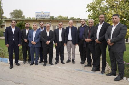 به گزارش گام اقتصادی به نقل از روابط عمومی شرکت عملیات غیرصنعتی پازارگاد؛ در این بازدید که ظرفیت‌ها و توسعه همکاری‌های مشترک مورد بررسی قرار گرفت، مدیران از اماکن فرهنگی و آموزشی شهرک پردیس یازدید نموده و در جریان آخرین فعالیت‌ها و توانمندی‌های این مجموعه قرار گرفتند.