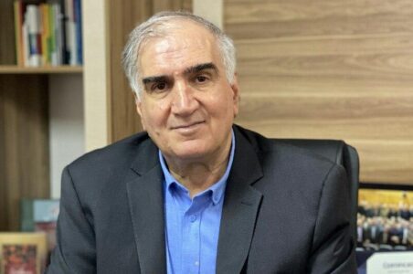 به گزارش  گام اقتصادی به نقل از روستانیوز، رییس اتحادیه ملی محصولات کشاورزی ایران با بیان این مطلب گفت: قانون مدونی در کشور وجود ندارد که بانک‌ها به ویژه بانک‌های تخصصی موظف به تامین نیازهای مالی فعالان حوزه کشاورزی با هدف توسعه و ترقی بخش مولد شوند به همین دلیل بانک کشاورزی به عنوان متولی این بخش از توان چندانی برای حمایت همه‌جانبه و مویرگی از چنین بخش گسترده‌ای برخوردار نیست.