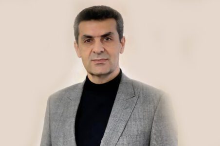 به گزاش گام اقتصادی: این شیوه حمل‌و‌نقل، به عنوان اصلی‌ترین روش جابجایی کالا و مسافر در داخل کشور، نقش حیاتی در تأمین نیازهای اساسی جامعه، توزیع عادلانه ثروت و رونق کسب‌وکارهای کوچک و متوسط دارد. توسعه و بهسازی زیرساخت‌های جاده‌ای، نوسازی ناوگان حمل و نقل و ارتقای ایمنی جاده‌ها، از جمله اولویت‌های اساسی برای دستیابی به توسعه پایدار و افزایش رفاه اجتماعی است.