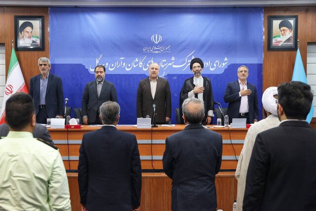 رئیس مجلس شورای اسلامی با بیان اینکه مجلس و دولت چهاردهم به طور مداوم بر اجرای برنامه هفتم توسعه تاکید دارند، گفت: به هیچ وجه اجازه نمی‌دهیم هیچ تصمیمی خارج از مدار برنامه هفتم توسعه گرفته شود، باید این برنامه را میثاق ملی بدانیم زیرا دولت و مجلس آن را با خرد جمعی تدوین و تصویب کرده‌اند و قابل تحقق و اجرا است.