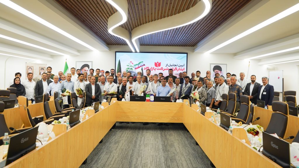 به گزارش گام اقتصادی به نقل از روابط عمومی شرکت عملیات غیرصنعتی پازارگاد، در این آیین دکتر شیخان با تبریک هفته دفاع مقدس و تجلیل از رشادت‌های فرزندان ایران اسلامی در هشت سال دفاع مقدس گفت: از بدو شکل‌گیری انقلاب شکوهمند اسلامی، همواره استکبار جهانی و دشمنان این آب و خاک، خصومت خود را به اشکال و انحای مختلف نشان داده و هر بار با پاسخ محکم و کوبنده ملت بزرگ ایران اسلامی روبرو شده‌اند.