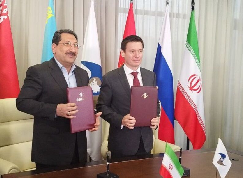 به گزارش گام اقتصادی به نقل از تاس، آندری اسلپنف، وزیر تجارت کمیسیون اقتصادی اورآسیایی، اعلام کرد که ایران و اتحادیه اقتصادی اورآسیایی توافق نامه نقشه راه همکاری اقتصادی سه ساله خود را امضا کرده‌اند.