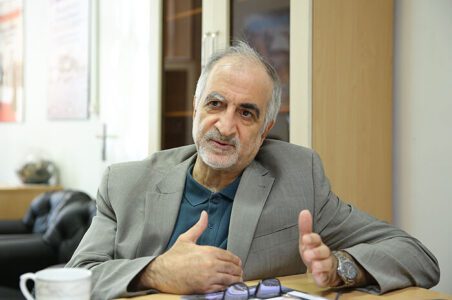 به گزارش گام اقتصادی به نقل از شانا، شصتوپنجمین سالگرد تأسیس اوپک فرصتی دوباره است برای بازخوانی سرگذشت سازمانی که نهتنها بر بازار نفت، بلکه بر مناسبات اقتصادی و سیاسی جهان تأثیرگذار بوده است. نقش برجسته ایران در شکلگیری این سازمان، جایگاه شخصیتهای اثرگذار و فراز و فرود تصمیمهای تاریخی اوپک، همچنان پر از ناگفتههاست. در همین زمینه، جواد یارجانی، مدیرکل پیشین امور اوپک و روابط با مجامع بینالمللی انرژی وزارت نفت برخی از این واقعیتها را بازگو کرده است.