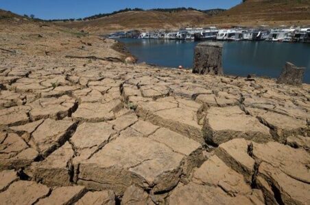 به گزارش گام اقتصاددی به نقل از ایسنا، حجت‌الاسلام محمد سبزی با هشدار درباره تشدید بحران کم‌آبی در ایران، عوامل طبیعی مانند خشکسالی و عوامل انسانی نظیر مدیریت ناکارآمد و مصرف بی‌رویه را ریشه‌های اصلی این معضل خواند و با انتقاد از ناکافی بودن سیاست‌های کنونی، خواستار بازنگری در رویکردها، بهره‌مندی از تجارب جهانی و تقویت نقش مردم و رسانه‌ها در مدیریت این بحران شد.