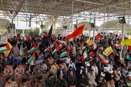 به گزارش گام اقتصادی به نقل از ایسنا، کارگران بارانداز بندر جنوا هفته گذشته، با درخواست‌هایی برای مسدود کردن محموله‌های کالا به «اسرائیل»، حمایت گسترده طرفدار فلسطین را در ایتالیا برانگیختند. این کارگران از ناوگان جهانی سومود که کاروان بین‌المللی متشکل از ۵۰ قایق است که از مدیترانه عبور می‌کنند تا محاصره غزه توسط «اسرائیل» را به چالش بکشند، حمایت کرده‌اند.