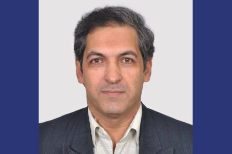 به گزارش گام اقتصادی: دکتر حمید توحیدی، رئیس دانشکده حمل‌ونقل، ارتباطات و لجستیک دانشگاه آزاد اسلامی واحد تهران جنوب با اشاره به ظرفیت‌های علمی و آموزشی این مجموعه گفت: «دانشگاه آزاد واحد تهران جنوب با دارا بودن دانشکده تخصصی در حوزه حمل‌ونقل و لجستیک، مأموریت تربیت نیروی انسانی کارآمد برای پاسخ‌گویی به نیازهای روز صنعت را دنبال می‌کند. این دانشکده با بهره‌گیری از هیئت علمی مجرب و به‌روزسازی مستمر برنامه‌های آموزشی، تلاش دارد نقش مؤثری در ارتقای بهره‌وری و حل چالش‌های حوزه لجستیک ایفا کند.»