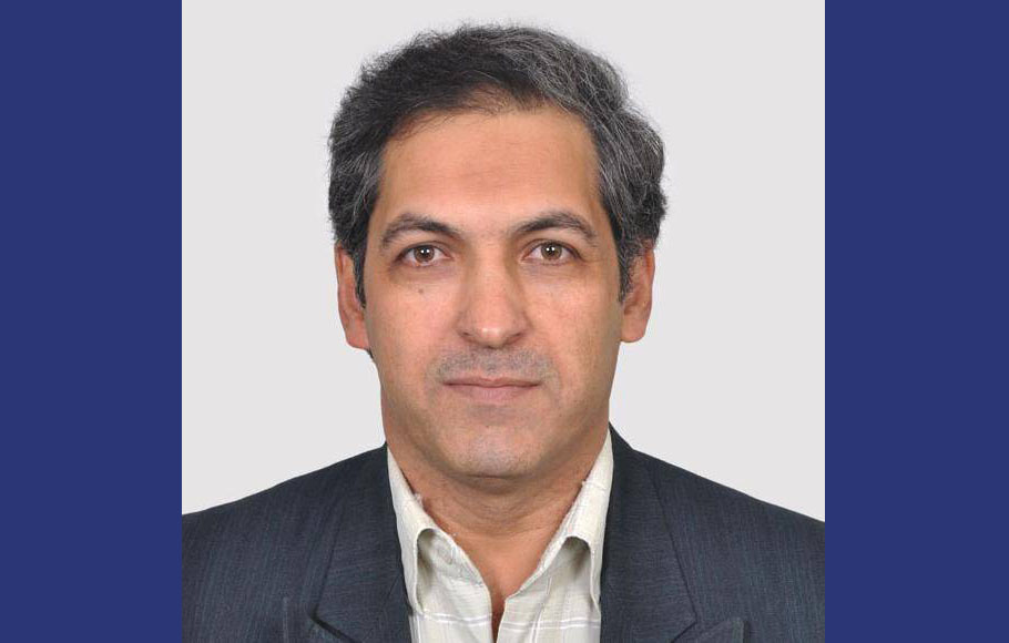 به گزارش گام اقتصادی: دکتر حمید توحیدی، رئیس دانشکده حمل‌ونقل، ارتباطات و لجستیک دانشگاه آزاد اسلامی واحد تهران جنوب با اشاره به ظرفیت‌های علمی و آموزشی این مجموعه گفت: «دانشگاه آزاد واحد تهران جنوب با دارا بودن دانشکده تخصصی در حوزه حمل‌ونقل و لجستیک، مأموریت تربیت نیروی انسانی کارآمد برای پاسخ‌گویی به نیازهای روز صنعت را دنبال می‌کند. این دانشکده با بهره‌گیری از هیئت علمی مجرب و به‌روزسازی مستمر برنامه‌های آموزشی، تلاش دارد نقش مؤثری در ارتقای بهره‌وری و حل چالش‌های حوزه لجستیک ایفا کند.»