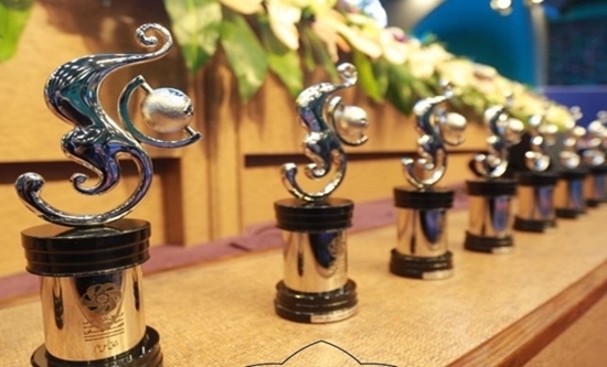 به گزارش گام اقتصادی: ناصر مرادی در گفت‌وگو با سازمان توسعه تجارت ایران، صادرات را موتور محرک تولید دانست و افزود: صادرات، یکی از ارکان اصلی تولید است و انگیزه تولید را برای تولیدکنندگان دوچندان می‌کند؛ در واقع با رونق صادرات علاوه بر رضایت تولیدکنندگان زمینه اشتغال‌ ودرآمدزایی در کشور نیز فراهم می‌شود.