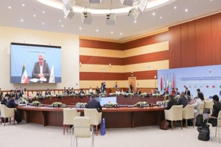 به گزارش گام اقتصادی به نقل از روابط عمومی سازمان توسعه تجارت ایران، محمدعلی دهقان دهنوی در اجلاس وزیران امور اقتصادی و تجاری کشورهای عضو پیمان شانگهای که بامداد روز شنبه ۱۵ شهریور ۱۴۰۴ به وقت تهران در ولادی وستک روسیه برگزار شد، در سخنانی اظهار کرد: امروز در شرایطی گردهم آمده‌ایم که تحولات پیچیده نظام اقتصادی جهانی، ضرورت همگرایی منطقه‌ای را بیش از پیش نمایان ساخته است.