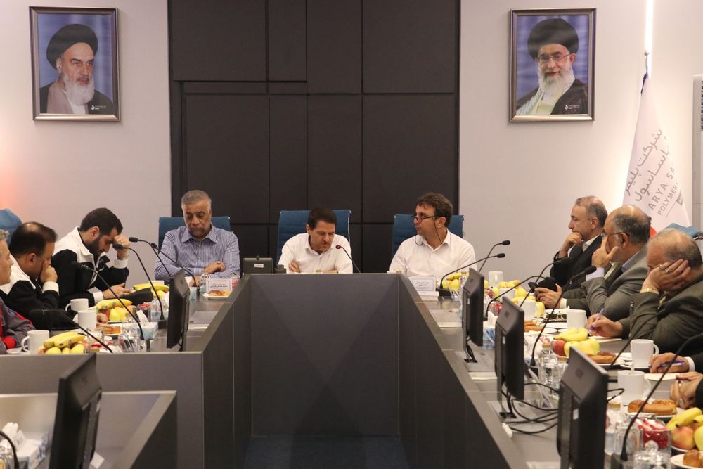 به گزارش گام اقتصادی به نقل از روابط عمومی شرکت پلیمر آریاساسول، دکتر حسن عباس‌زاده مدیر‌عامل شرکت ملی صنایع پتروشیمی ایران به‌همراه دکتر سعید صادقی گوغری، مدیرعامل سازمان تأمین اجتماعی نیروهای مسلح از شرکت‌های گروه شستان در عسلویه بازید کردند.