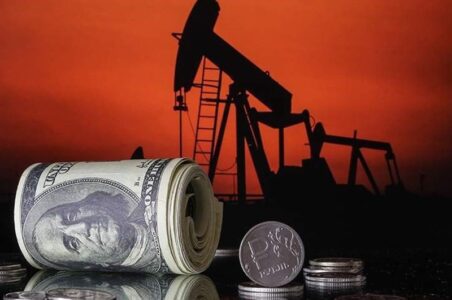 به گزارش گام اقتصادی به نقل از رویترز، قیمت نفت در معاملات روز جمعه کاهش یافته است. نگرانیها درمورد ضعف تقاضا در آمریکا و مازاد عرضه ترس از مختل شدن عرضه نفت ناشی از درگیری در خاورمیانه و جنگ اوکراین را خنثی کردهاست.