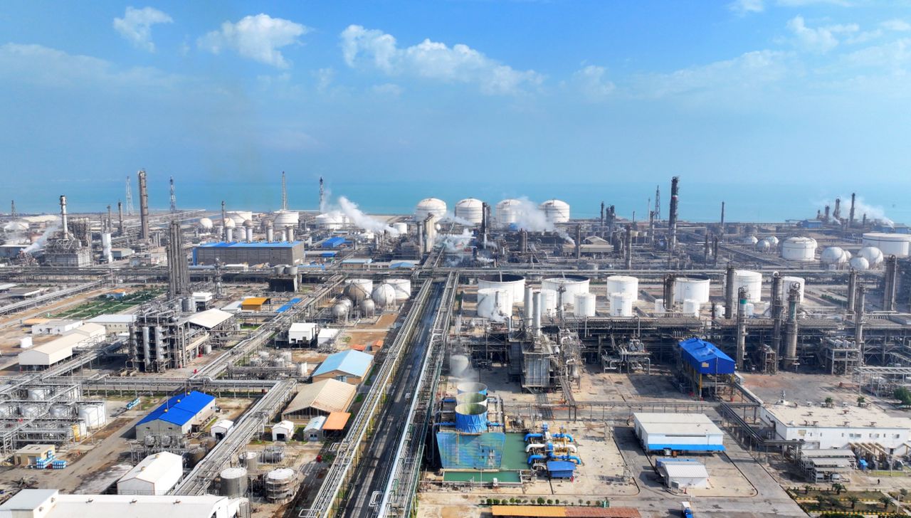 به گزارش گام اقتصادی، این اقدام که با هدف گسترش حضور در بازار سرمایه و ارتقای شفافیت مالی صورت گرفته، پس از بررسی هیأت پذیرش فرابورس و اعلام نتیجه نهایی، اطلاع‌رسانی خواهد شد.