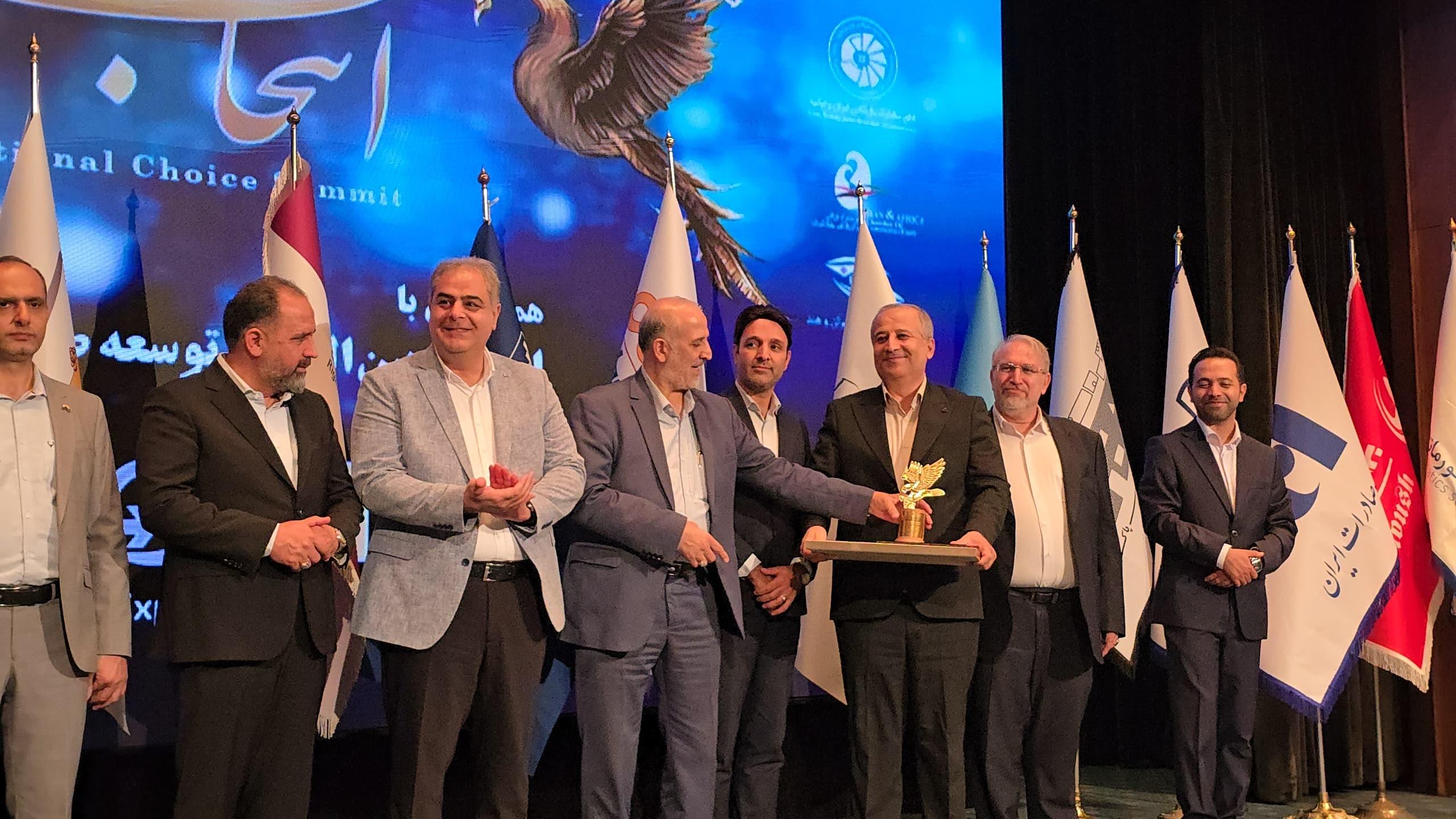 به گزارش گام اقتصادی به نقل از روابط عمومی پتروشیمی فن‌آوران، این رویداد روز یکشنبه ۳۰ شهریورماه به همت دبیرخانه توسعه صنایع ملی ایران و با حضور مقامات دولتی، مدیران صنایع، کارشناسان و فعالان اقتصادی در مرکز همایش‌های صدا و سیما برگزار شد.