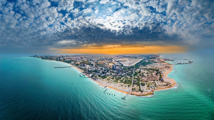 به گزارش گام اقتصادی: دبیرکل رویداد و بنیان‌گذار بوت‌کمپ‌های سرمایه‌گذاری با اعلام این خبر گفت: «با مذاکراتی که با بزرگ‌ترین هلدینگ سرمایه‌گذاری عراق، یعنی هلدان تولو، انجام شد، توافق گردید از ظرفیت‌های شرکت فارکس سیتی پرو (Forex City Pro) برای افزایش اعتماد و اعتبار فعالان ایرانی در بازارهای مالی جهانی استفاده شود.»