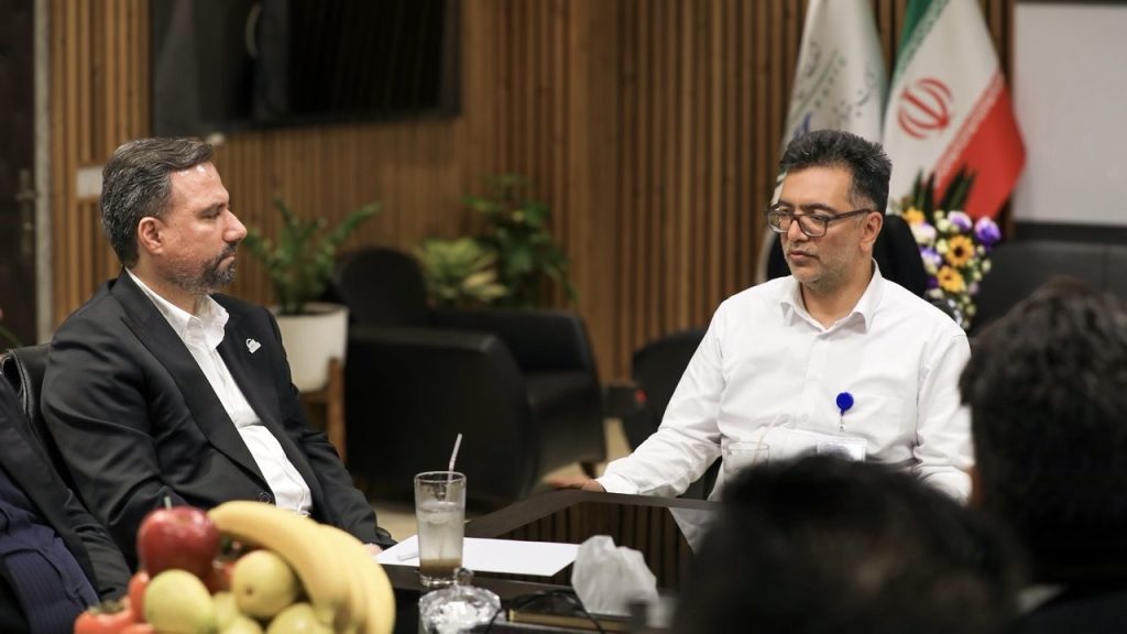 به گزارش گام اقتصادی: در این نشست‌ها، دو طرف بر تقویت همکاری‌های مشترک، توسعه خدمات و ارتقای سطح پشتیبانی از صنعت در منطقه ویژه اقتصادی انرژی پارس تأکید کردند.