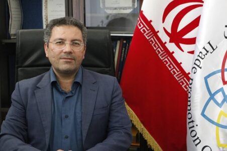 به گزارش گام اقتصادی: محسن مننتظری در گفتوگو با خبرنگار سازمان توسعه تجارت ایران، چالشهای پیشروی تجارت خارجی را در دو بعد داخلی و خارجی بررسی کرد و افزود: اعمال تحریمهای ظالمانه مشکلاتی در زمینه نقل و انتقال پولی و مالی، حملونقل و لجستیک ایجاد کرده است اما به نظر میرسد چالشهای داخلی از جمله وضع برخی قوانین و مقررات داخلی روند تجارت خارجی را با مشکلات بیشتری مواجه کرده است.