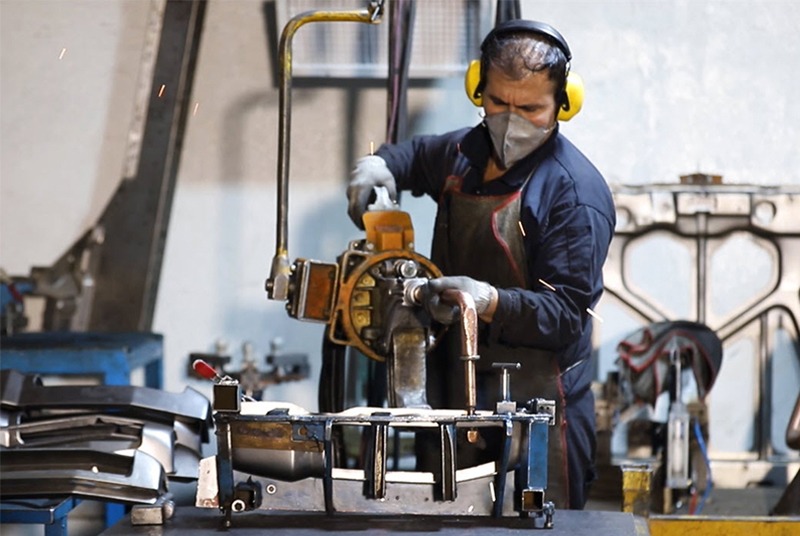 به گزارش گام اقتصادی به نقل از تسنیم، مرکز پژوهش‌های مجلس شورای اسلامی در گزارش «پایش بخش حقیقی اقتصاد ایران در شهریور 1404» اعلام کرد که شاخص تولید و فروش شرکت‌های بورسی به ترتیب 10.8 و 16.1 درصد نسبت به مدت مشابه سال قبل رشد داشته است.