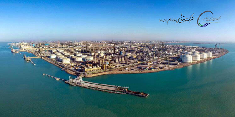 به گزارش گام اقتصادی به نقل از پتروچی، در نیمه نخست سال ۱۴۰۴، پتروشیمی بندر امام با اتکا به برنامه‌ریزی و سرمایه‌گذاری هدفمند، بیش از دو میلیون تن خوراک دریافت کرد و با رشد ۱۲ درصدی نسبت به مدت مشابه سال قبل، بالاترین میزان خوراک دریافتی در هشت سال اخیر را به ثبت رساند. خوراک NGL مجتمع نیز از مرز یک میلیون و ۳۵۰ هزار تن عبور کرد و در برخی روزهای امسال به رکورد کم‌سابقه ۱۲۰ هزار بشکه در روز رسید.