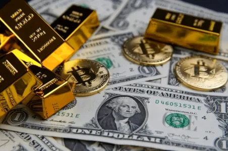 به گزارش گام اقتصادی به نقل از تسنیم، هماکنون در بازار آزاد، قیمت طلای 18عیار هر گرم 10 میلیون و 508 هزار تومان، قیمت سکه تمامبهار آزادی طرح قدیم 104 میلیون و 600 هزار تومان و قیمت سکه تمامبهار آزادی طرح جدید نیز 111 میلیون و 300 هزار تومان است.