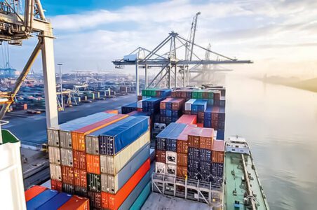 به گزارش گام اقتصادی: رضا امیدی در گفت‌وگو با سازمان توسعه تجارت ایران با اشاره به برگزاری بیست و نهمین دوره روز ملی صادرات، گفت: ثبت یک روز در تقویم ملی به عنوان روز ملی صادرات فرصت تقدیر از صادرکنندگان کشوری را فراهم می‌کند و زمینه‌ی را فراهم می‌کند که چالش‌های آنها به گوش مسئولان ارشد کشوری برسد.