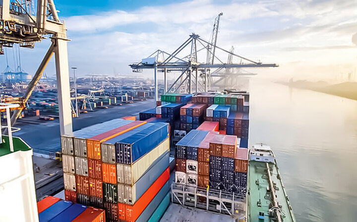 به گزارش گام اقتصادی: رضا امیدی در گفت‌وگو با سازمان توسعه تجارت ایران با اشاره به برگزاری بیست و نهمین دوره روز ملی صادرات، گفت: ثبت یک روز در تقویم ملی به عنوان روز ملی صادرات فرصت تقدیر از صادرکنندگان کشوری را فراهم می‌کند و زمینه‌ی را فراهم می‌کند که چالش‌های آنها به گوش مسئولان ارشد کشوری برسد.