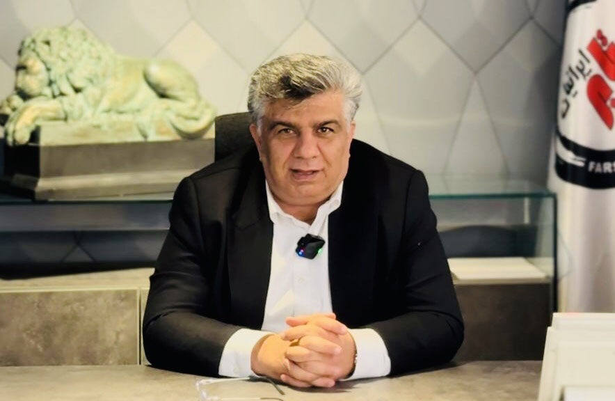 به گزارش گام اقتصادی: مدیرعامل شرکت، کاظم عبادی، در مصاحبه‌ای با اشاره به اهمیت هوشمندسازی در صنعت حمل‌ونقل گفت: «هوشمندسازی دیگر یک انتخاب نیست بلکه یک ضرورت اجتناب‌ناپذیر برای حفظ پایداری و رقابت در بازار است.» ایشان افزودند که فارس‌تایر با هدف بهبود کیفیت خدمات، کاهش هزینه‌ها و افزایش ایمنی، به صورت جدی به دیجیتالی‌سازی فرآیندهای انبارداری، لجستیک و بهره‌گیری از هوش مصنوعی برای پیش‌بینی تقاضا و فروش می‌پردازد.