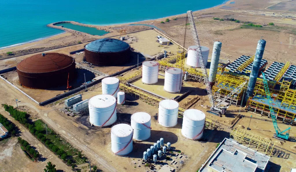 به گزارش گام اقتصادی، نزهت از اسفند ۱۴۰۱ مدیرعامل این پتروشیمی بود.