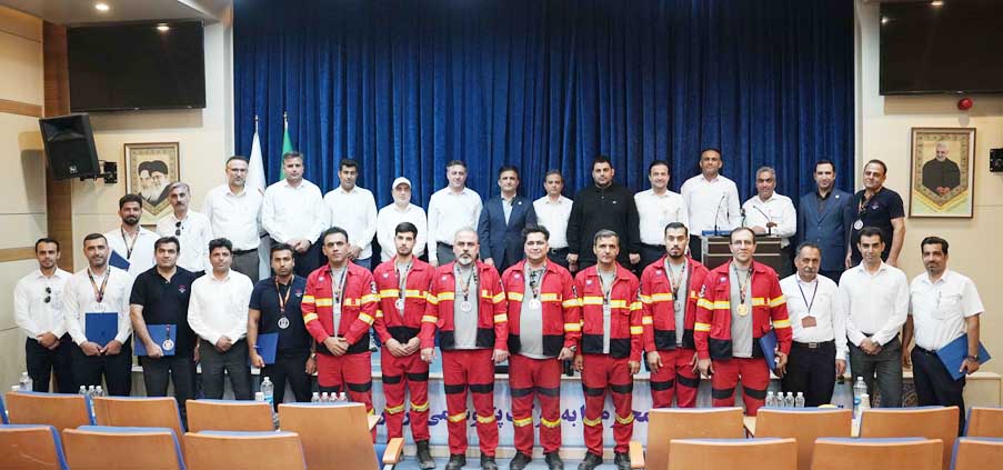 به گزارش گام اقتصادی به نقل از روابط عمومی و امور فرهنگی پتروشیمی مروارید؛ آتش‌نشانان شرکت پتروشیمی مروارید که از ۲۴ الی ۲۶ آبان‌ماه به میزبانی سازمان منطقه ویژه در سه رشته ورزشی شرکت کرده بودند، توانستند با عملکردی درخشان، عناوین متعدد قهرمانی و نایب‌قهرمانی این دوره از رقابت‌ها را به خود اختصاص دهند.