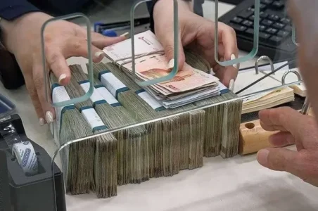 به گزارش گام اقتصادی، صندوق بازنشستگی کشوری اعلام کرد وام ضروری ۵۰ میلیون تومانی نوبت هفتم بازنشستگان طی چند روز آینده به حساب آنان واریز خواهد شد. تاکنون بیش از ۱۸۰ هزار نفر در شش نوبت قبلی وام خود را دریافت کرده‌اند.