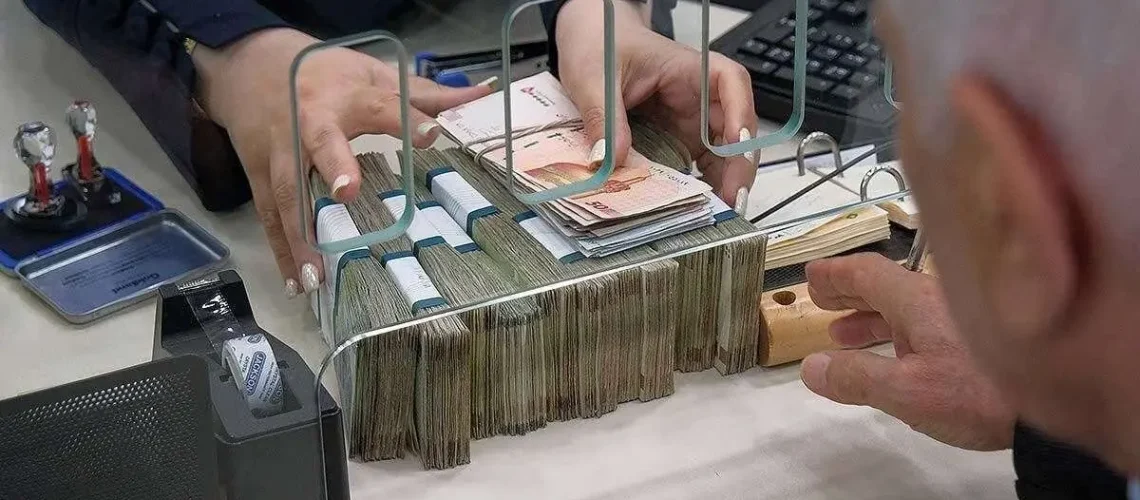 به گزارش گام اقتصادی، صندوق بازنشستگی کشوری اعلام کرد وام ضروری ۵۰ میلیون تومانی نوبت هفتم بازنشستگان طی چند روز آینده به حساب آنان واریز خواهد شد. تاکنون بیش از ۱۸۰ هزار نفر در شش نوبت قبلی وام خود را دریافت کرده‌اند.