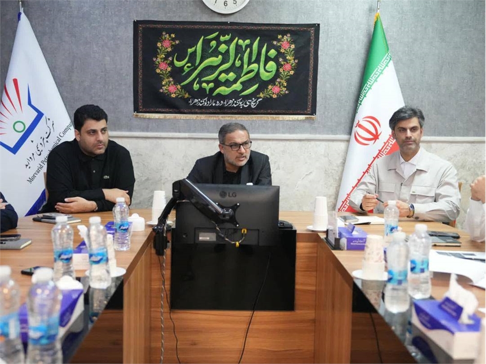 به گزارش گام اقتصای به نقل از روابط عمومی و امور فرهنگی پتروشیمی مروارید؛ در جریان این بازدید، که با حضور حسام خوشبین‌فر مدیرعامل پتروشیمی مروارید و جمعی از مدیران فنی و عملیاتی شرکت برگزار شد، آخرین وضعیت آمادگی واحدهای عملیاتی برای آغاز عملیات اورهال و لودکاتالیست اتیلن اکساید مورد بررسی قرار گرفت و گزارش کاملی از برنامه‌ریزی‌ها، تدارک قطعات و هماهنگی تیم‌های اجرایی ارائه شد.