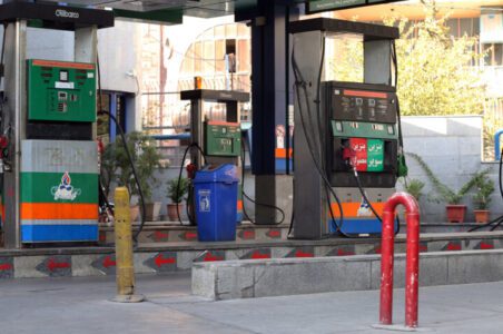 به گزارش گام اقتصادی به نقل از مهر، سومین جلسه کارگروه تخصصی کمیته حمایت از کسب‌وکار با محوریت بررسی موضوع متناسب‌سازی تعرفه حق‌العمل سوخت نفت‌گاز و بنزین در جایگاه‌های عرضه سراسر کشور و همچنین مسئله کسری تحویل سوخت برگزار شد.