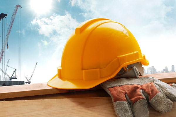 به گزارش گام اقتصادی، به نظر می‌رسد وعده‌های دولت برای تدوین لایحه طرح ساماندهی با هدف تبدیل وضعیت نیروهای شرکتی به جایی نرسیده و بازهم همانند هفت سال گذشته، این طرح به مجلس برگشته و قرار است در کمیسیون‌های مجلس معطل بماند.