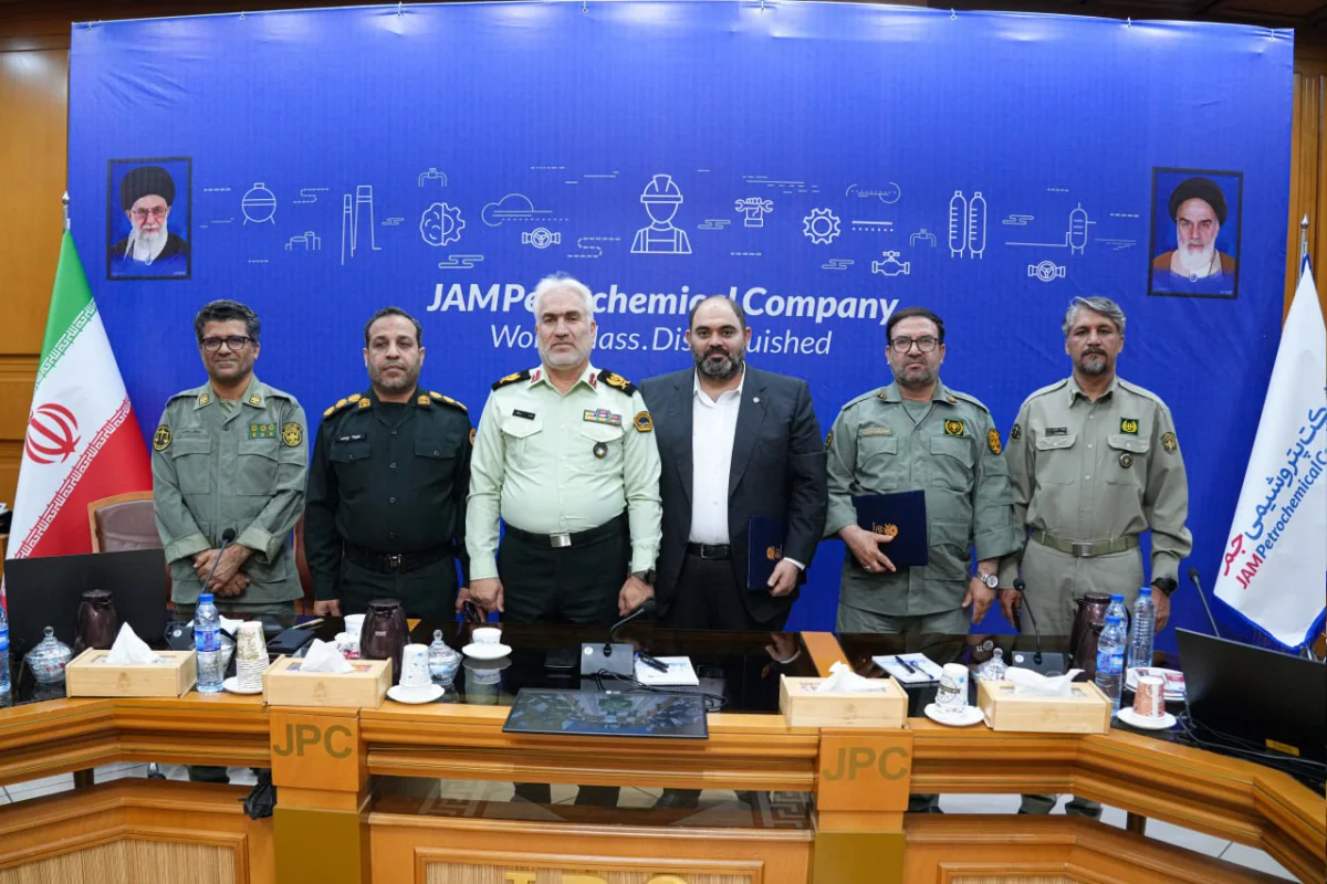 به گزارش گام اقتصادی به نقل از روابط‌عمومی و امور بین‌الملل پتروشیمی جم، این تفاهم‌نامه با امضای دکتر امیر اکبری مدیرعامل شرکت پتروشیمی جم و دکتر عبدالرحمن مرادزاده مدیرکل حفاظت محیط زیست استان بوشهر ، با هدف صیانت از زیست‌بوم‌های حساس ساحلی، توسعه فرهنگ حفاظت محیط زیست، آموزش و توانمندسازی جوامع محلی و نیز اجرای طرح‌های آموزشی، پژوهشی و فرهنگی در محدوده پارک ملی دریایی نای‌بند تمدید شد.