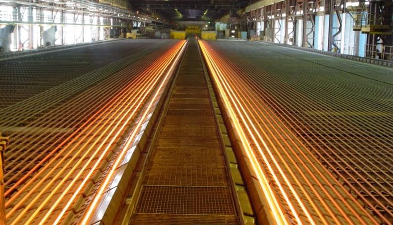 به گزارش گام اقتصادی: این موفقیت در حالی حاصل شد که میزان ضایعات در این شیفت صفر بوده و تمامی فرایند تولید با رعایت دقیق استانداردهای کیفی و ایمنی انجام گرفته است.